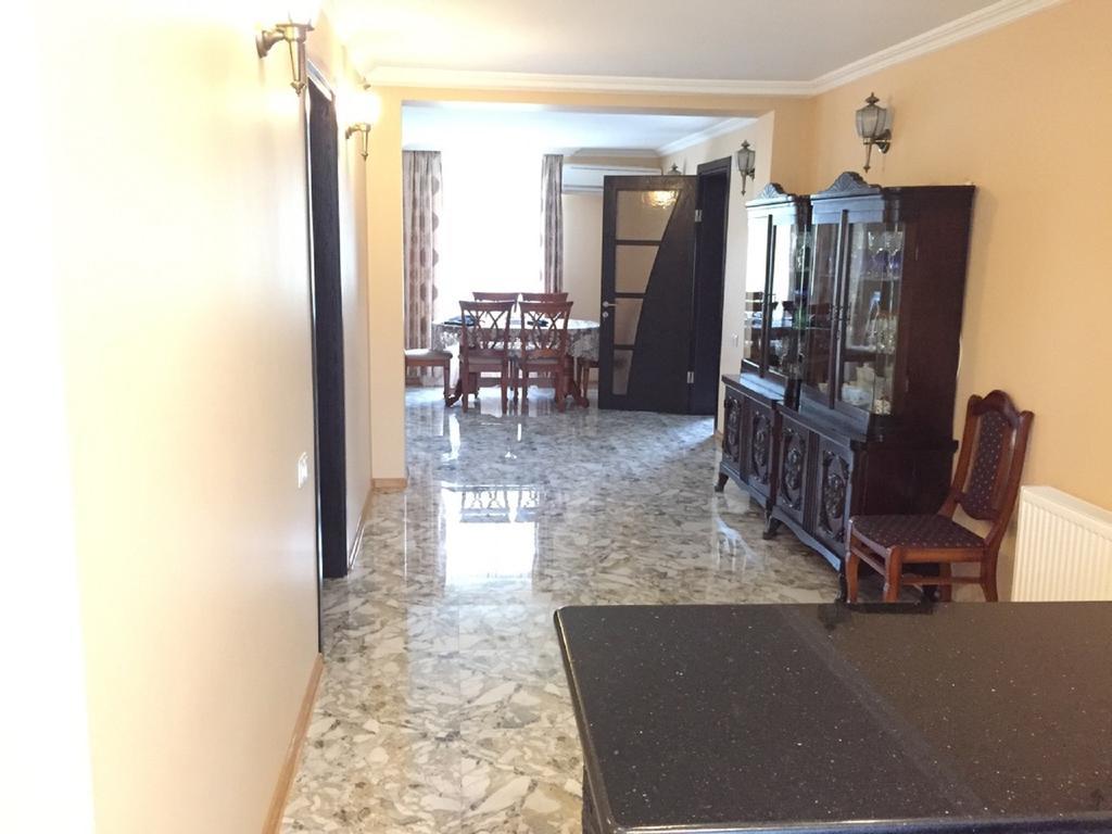 Sister'S Warm Guest House Batumi Exterior foto