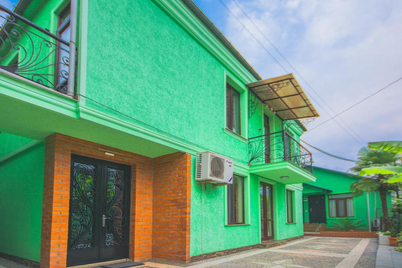 Sister'S Warm Guest House Batumi Exterior foto